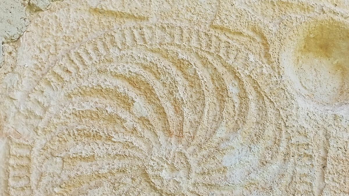 Detalle de una estela de la ermita de Kontrasta.