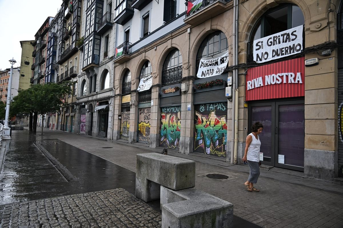 Vecinos de Marzana reivindican su derecho a descansar frente al ruido de terrazas y bares