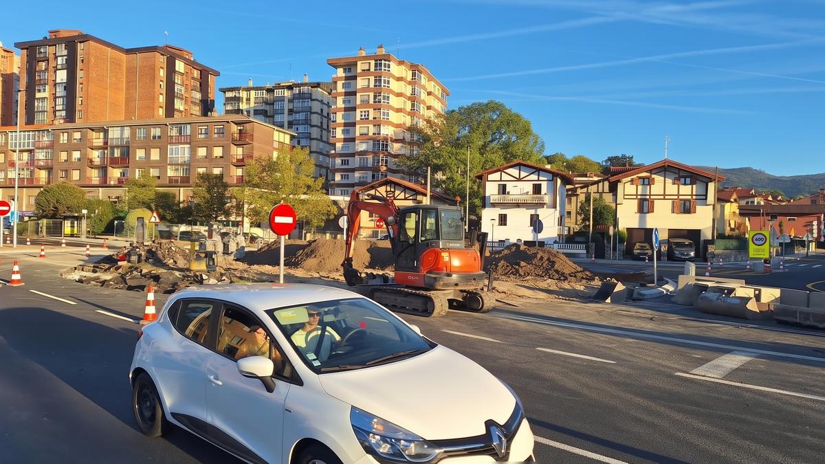 Estado de las obras de la rotonda de Azken Portu, en Irun / N.G. Estado de las obras de la rotonda de Azken Portu, en Irun / N.G.