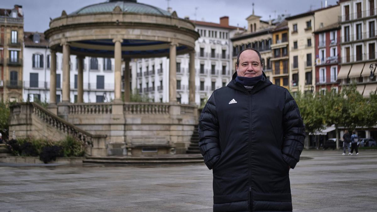 Iñaki Ániz, hace unos días en la Plaza del Castillo de su Pamplona natal.
