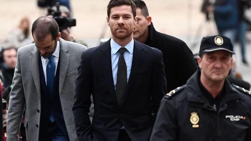 La Audiencia de Madrid absuelve a Xabi Alonso de fraude a Hacienda