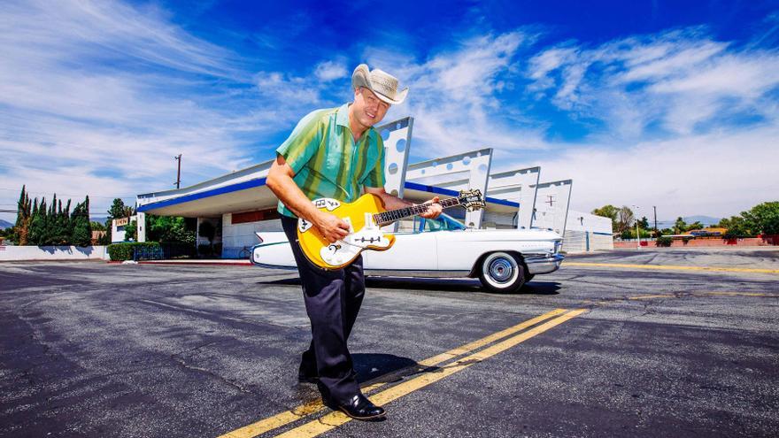 Deke Dickerson ofrece un concierto gratuito en Bilbao este lunes