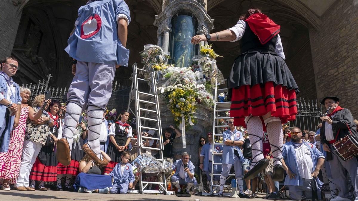 Hay varios homenajes durante las fiestas.