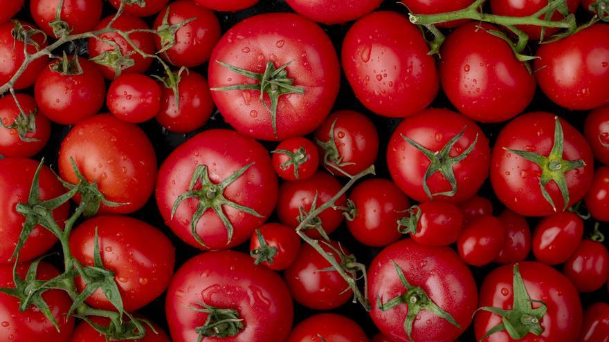 El truco infalible de La Ordenatriz para eliminar manchas de tomate de la ropa