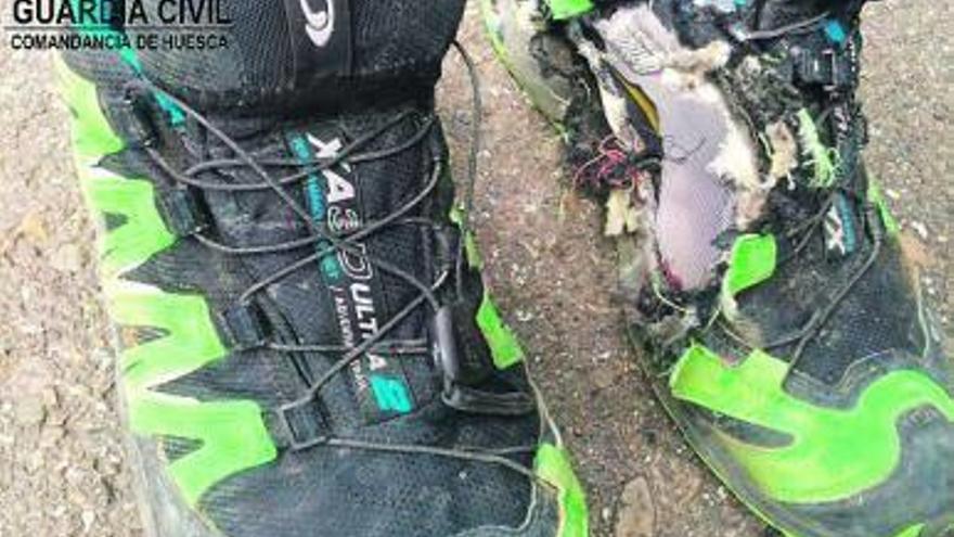 El rayo le perforó la zapatilla izquierda antes de tomar tierra.
