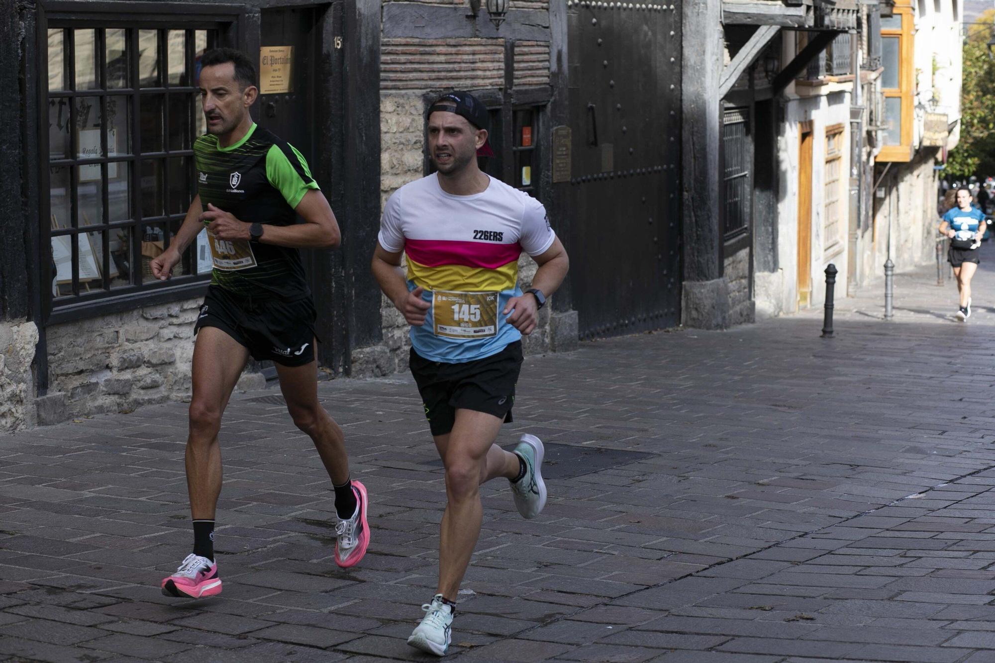 En imágenes: Miles de personas participan en La Conquista de la Almendra