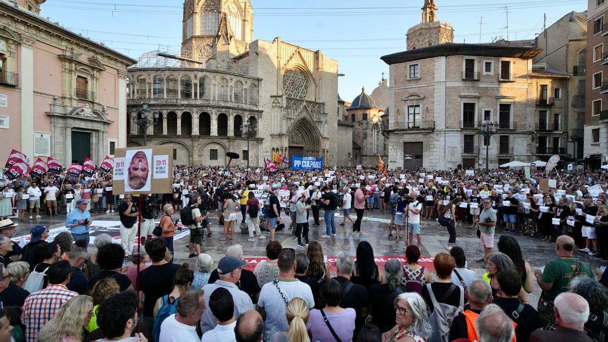 Décima protesta para pedir la dimisión de Mazón por la gestión de la dana