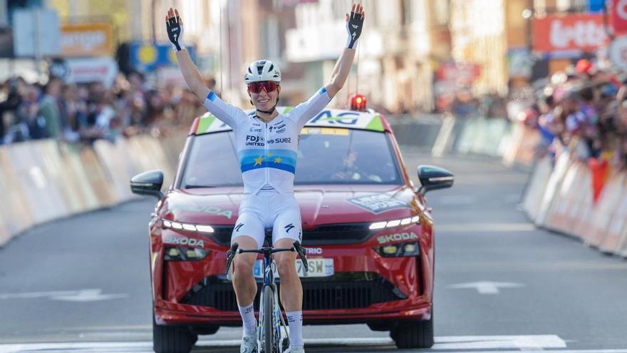 Vollering reivindica su tercera Lieja