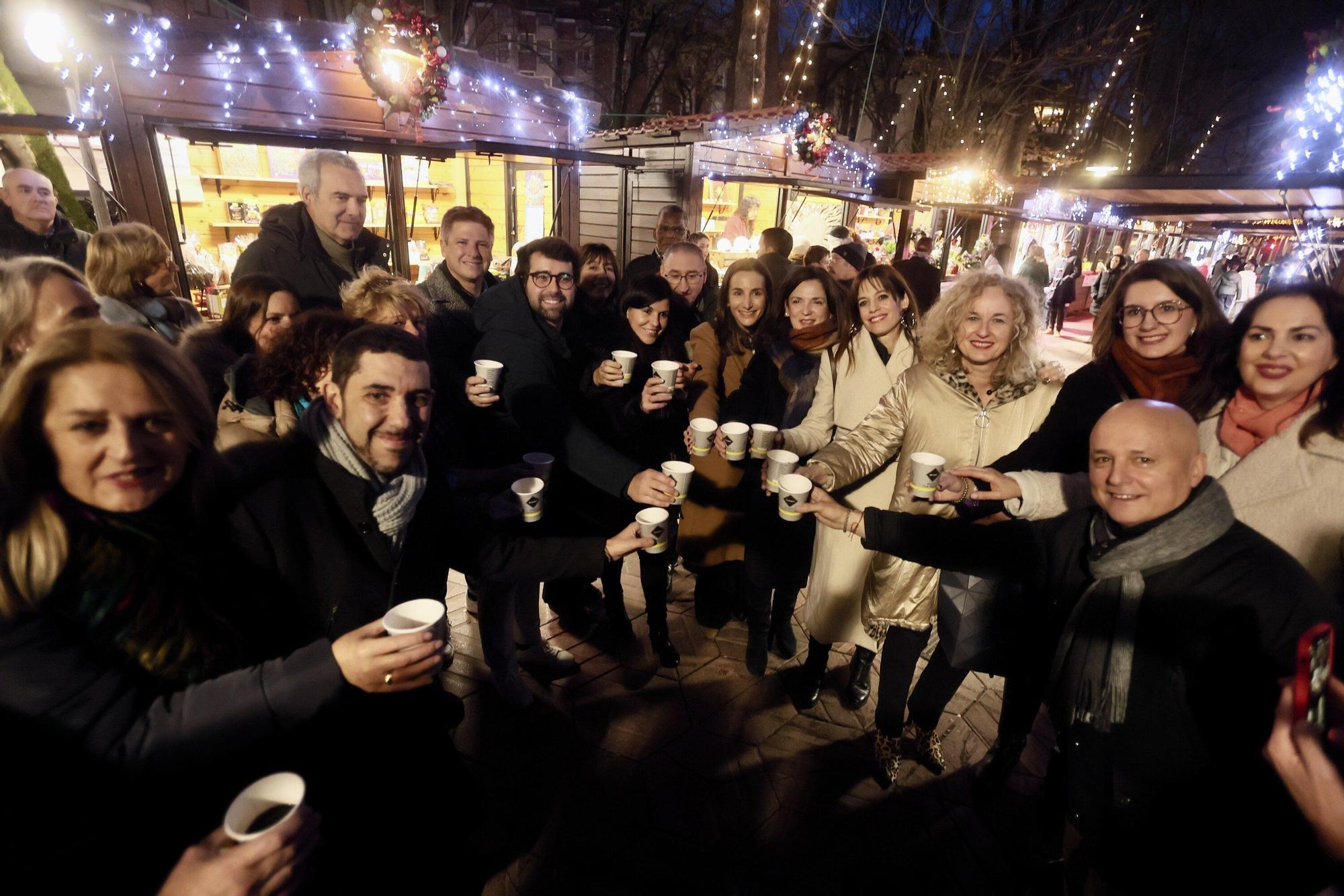 La Florida se sumerge en la Navidad con su mercado y el Belén