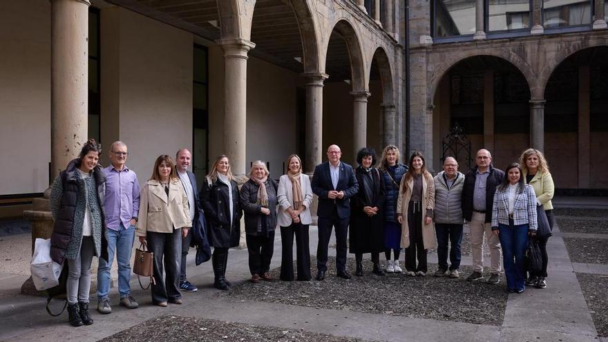 Educación y 46 ayuntamientos y entidades sociales renuevan el convenio &#039;Tiempo Fuera&#039;