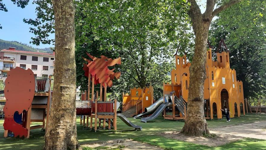 Balmaseda cubrirá el parque del frontón
