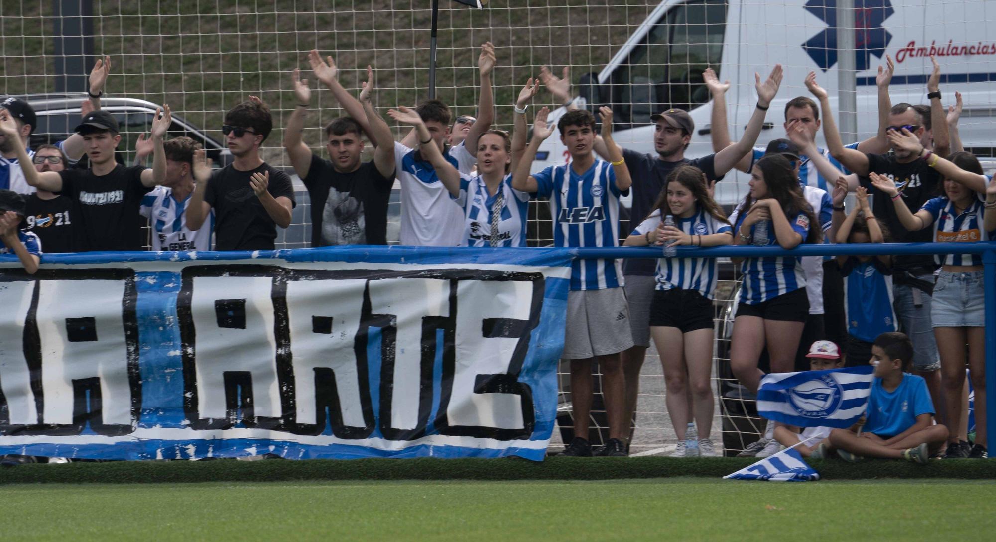 En imágenes: Una afición entregada al Alavés