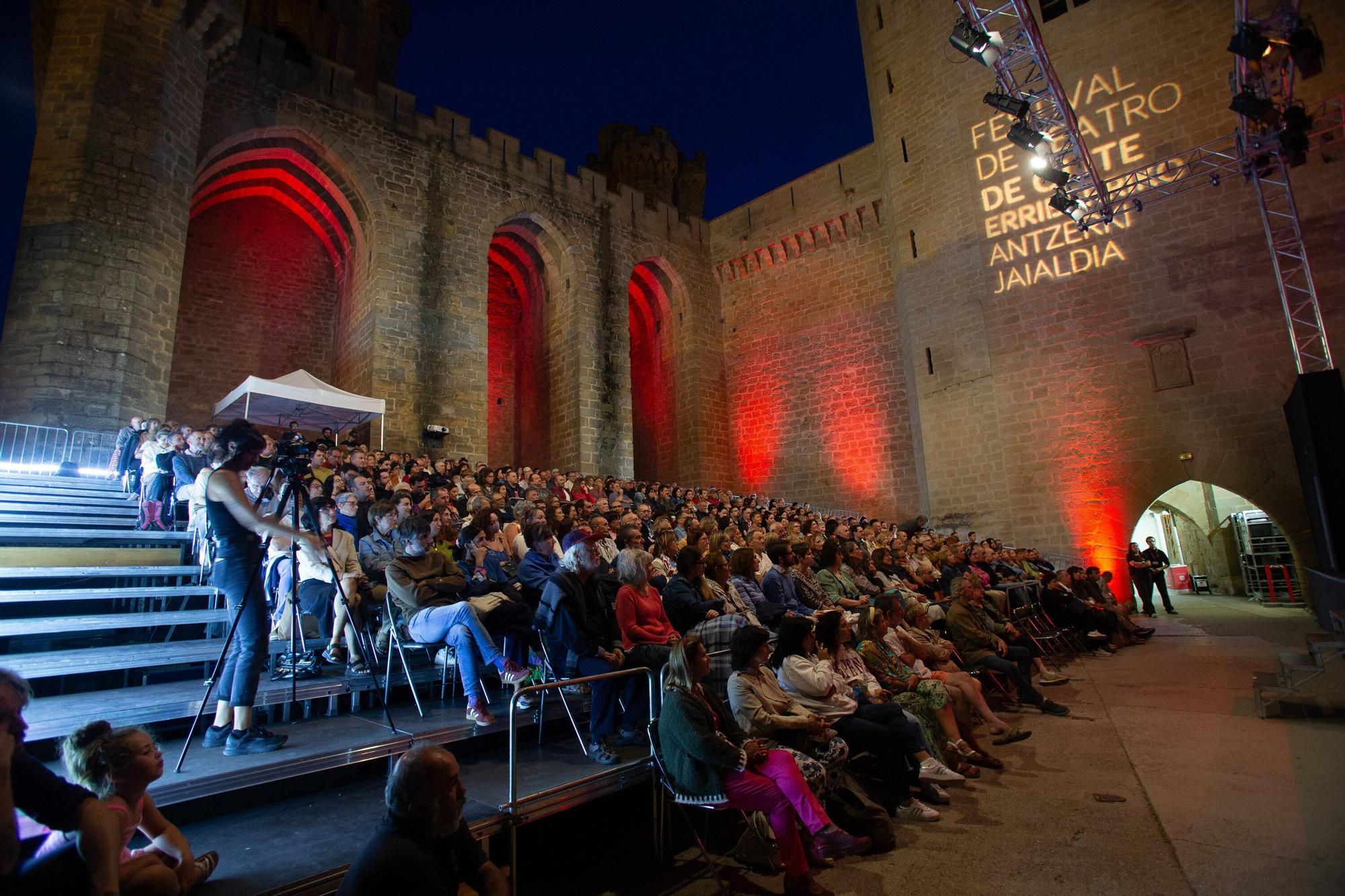 Fotos de 'Las bingueras de Eurípides' en el Festival de Teatro de Olite 2025