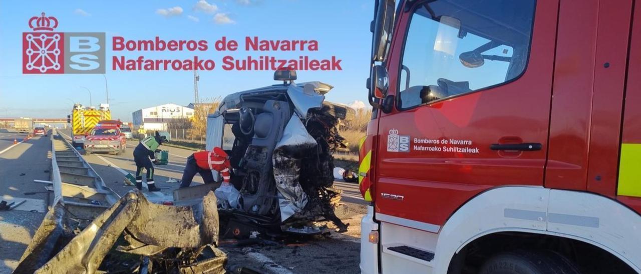 Vídeo del accidente de una furgoneta en la A-68 en Ribaforada