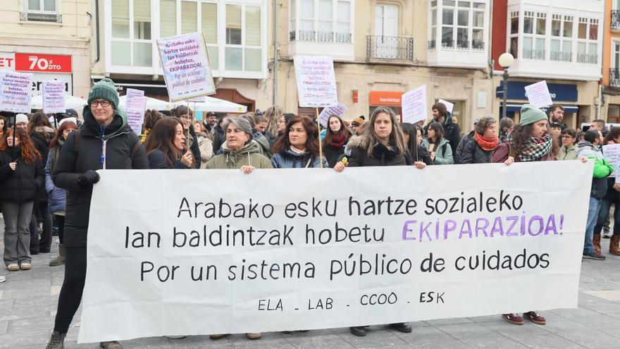 En imágenes: Concentración del sector de Intervención Social en Álava