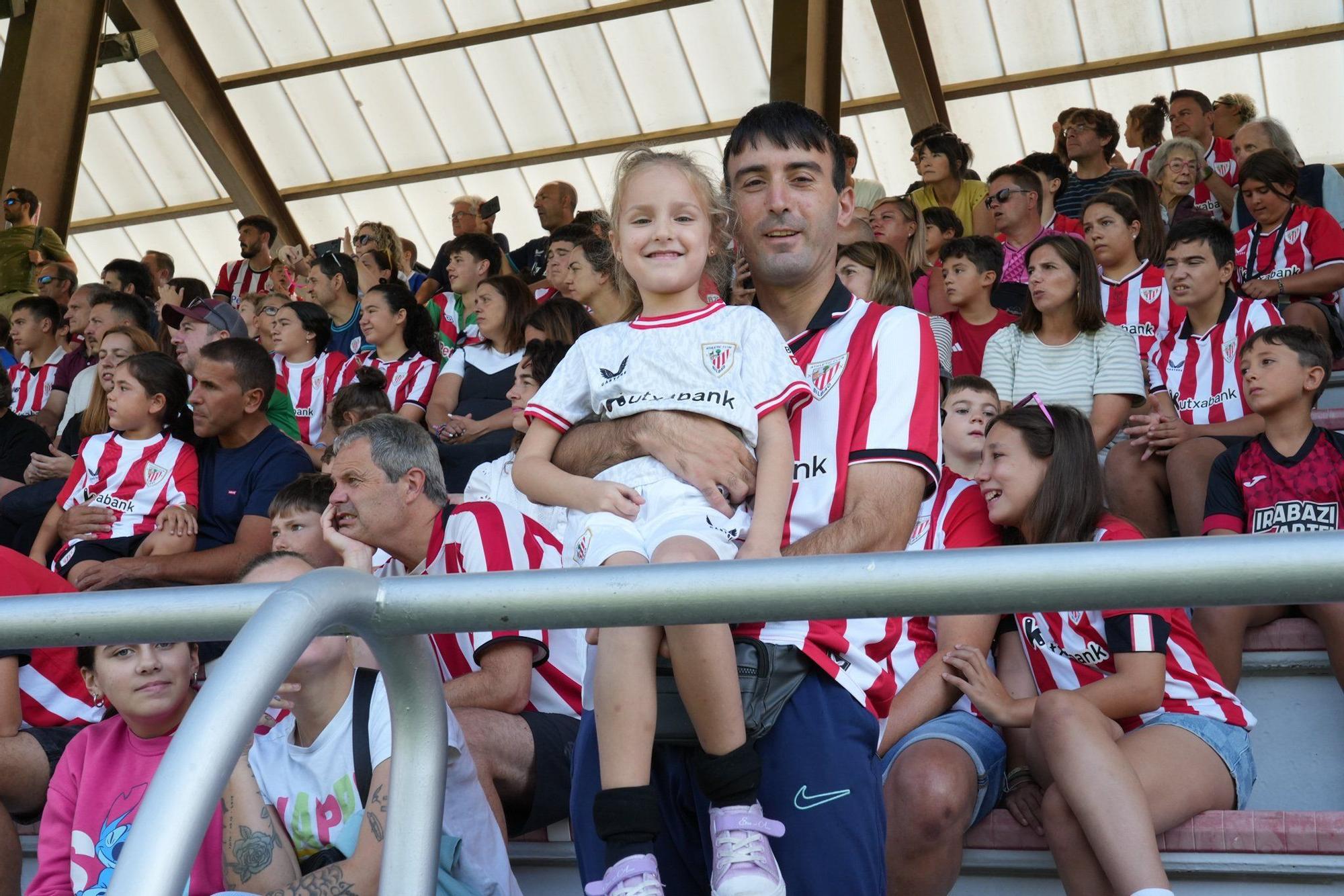 2.500 seguidores arropan al Athletic en Lezama