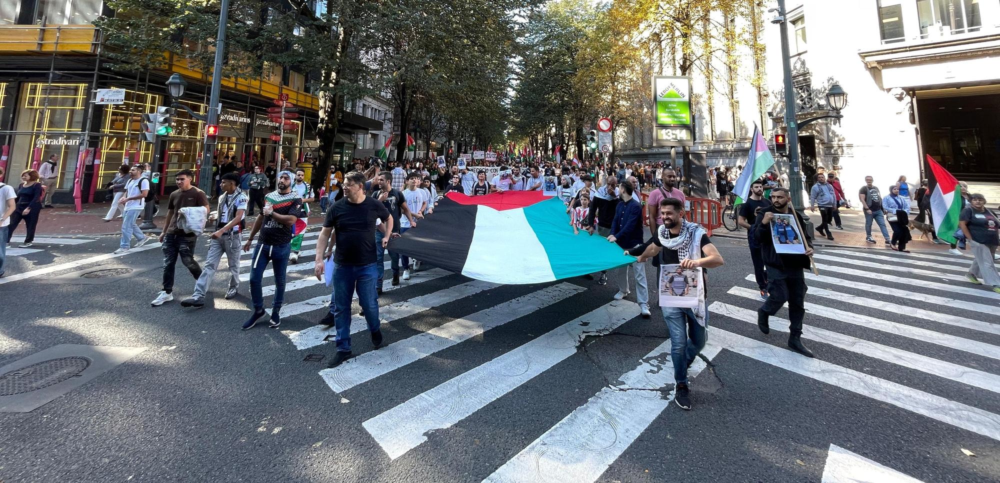 Miles de personas se manifiestan en Bilbao en apoyo al pueblo palestino