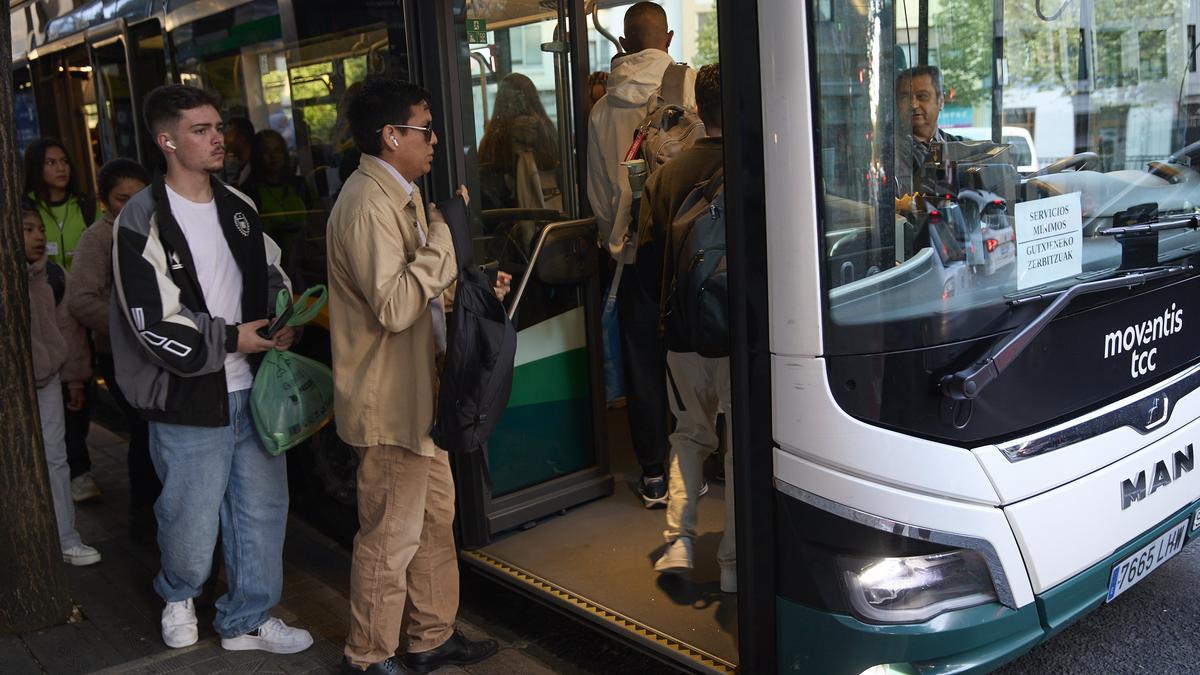 Huelga en el servicio de villavesas el pasado martes 9 de septiembre.