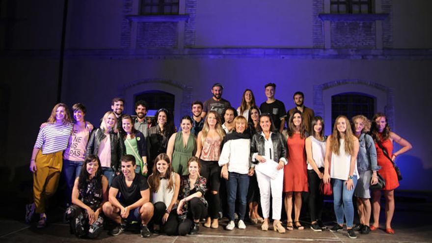 Entrega de premios de los Encuentros de Arte Joven 2016, organizados por el Instituto Navarro de Deporte y Juventud.