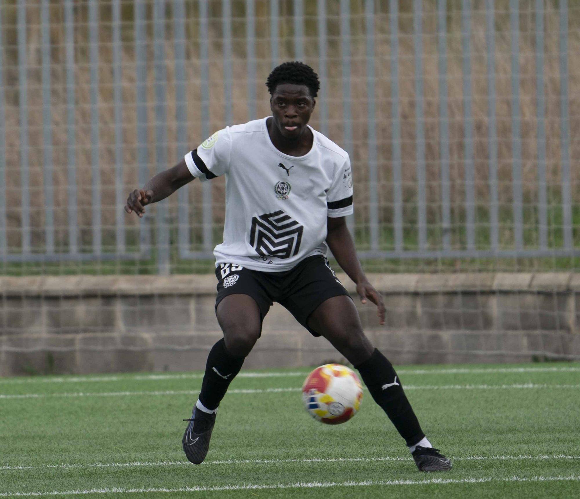 Testimony Onukwuru, &#039;Testy&#039;, central del San Ignacio formado en el Alavés, en la agenda del Athletic