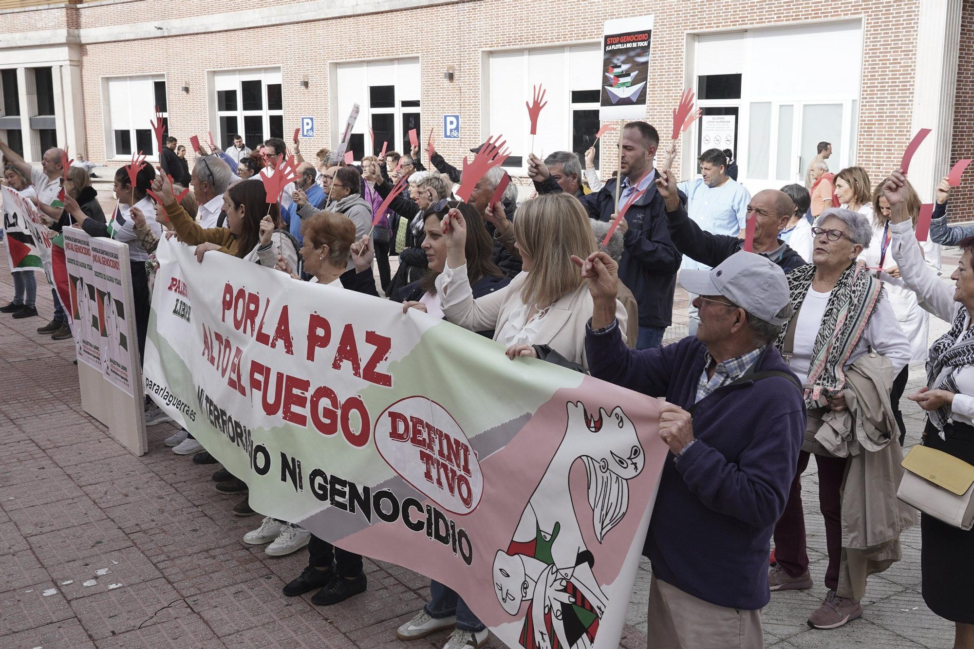 El Hospital de Cruces se manifiesta en favor de los sanitarios de Gaza