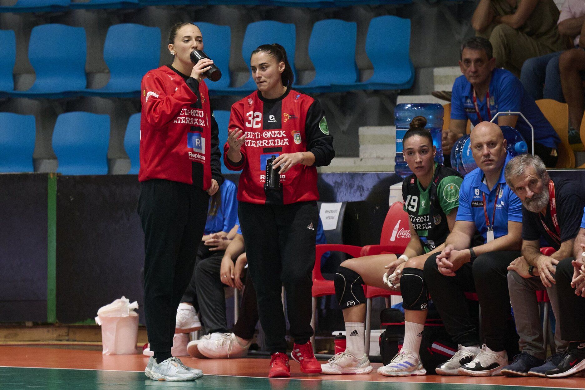 Fotos de las semifinales de la Supercopa Ibérica de balonmano en Anaitasuna