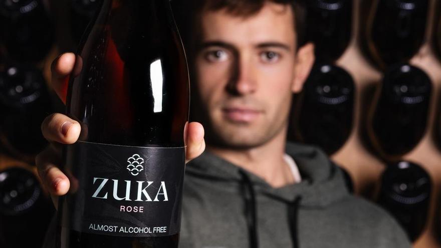 &quot;Nuestra bebida tiene esa acidez que hace recordar mucho al txakolí&quot;