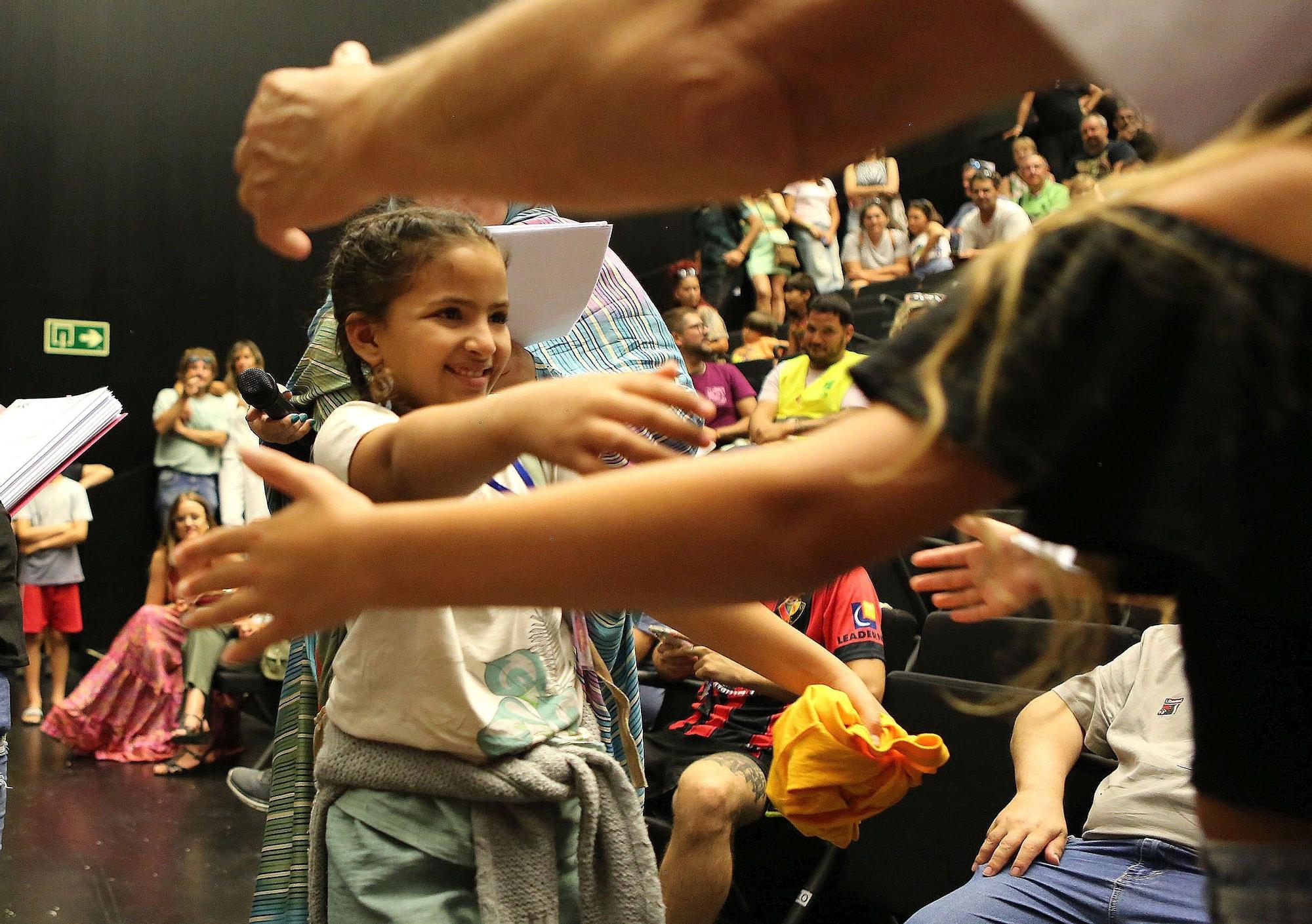 'Vacaciones en Paz': recepción a los niños saharauis que llegan a Navarra para pasar el verano