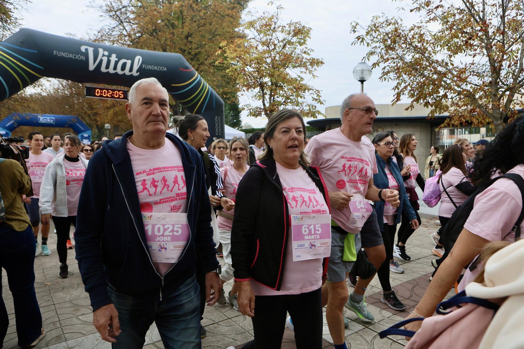 En imágenes: Vitoria se vuelca con la VI Carrera Solidaria contra el Cáncer de Mama