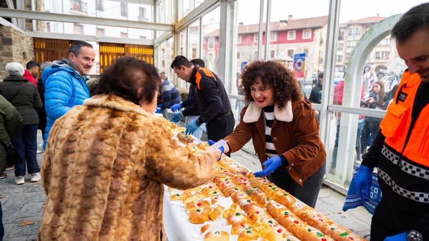 Mungia celebra veinte años de solidaridad con la Fiesta del Roscón