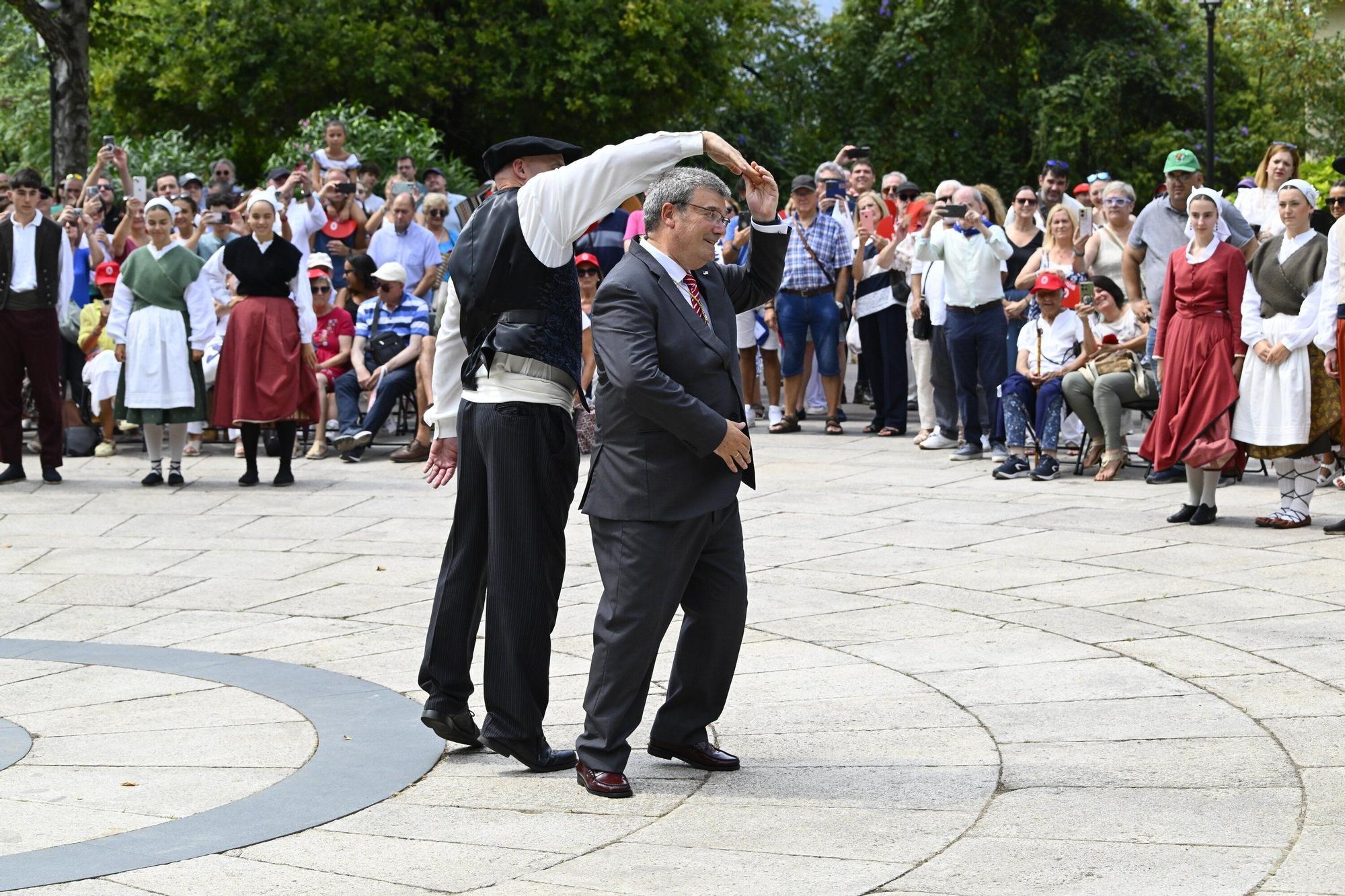 En imágenes: miles de files abarrotan Begoña para honrar a la Amatxu