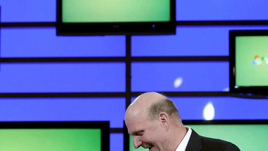 Steve Ballmer, director ejecutivo de Microsoft durante el lanzamiento mundial de &quot;Windows 7&quot;