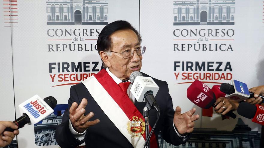 El izquierdista José María Balcázar, nuevo presidente interino de Perú