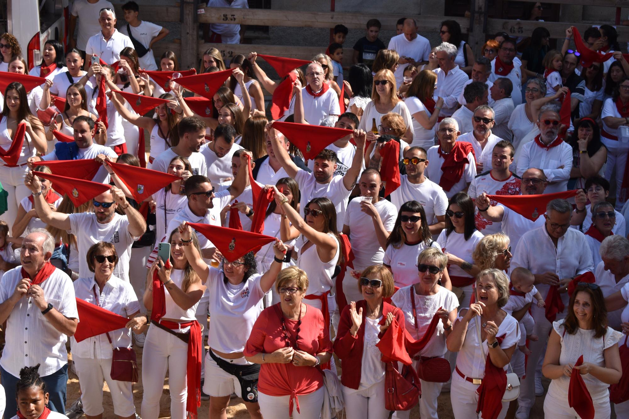 Fotos del cohete de fiestas de Cárcar 2025