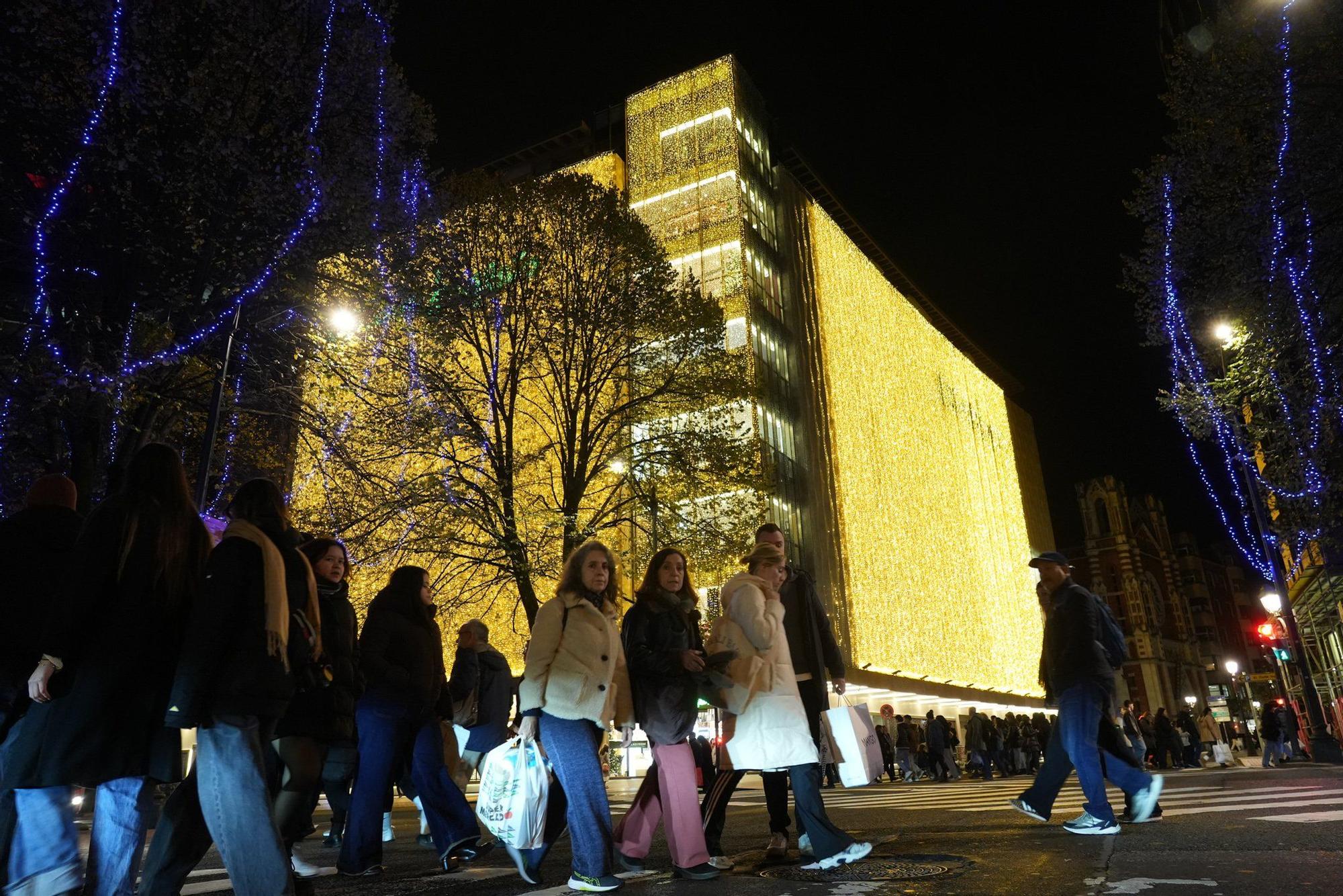 En imágenes: la Navidad ya luce en Bilbao