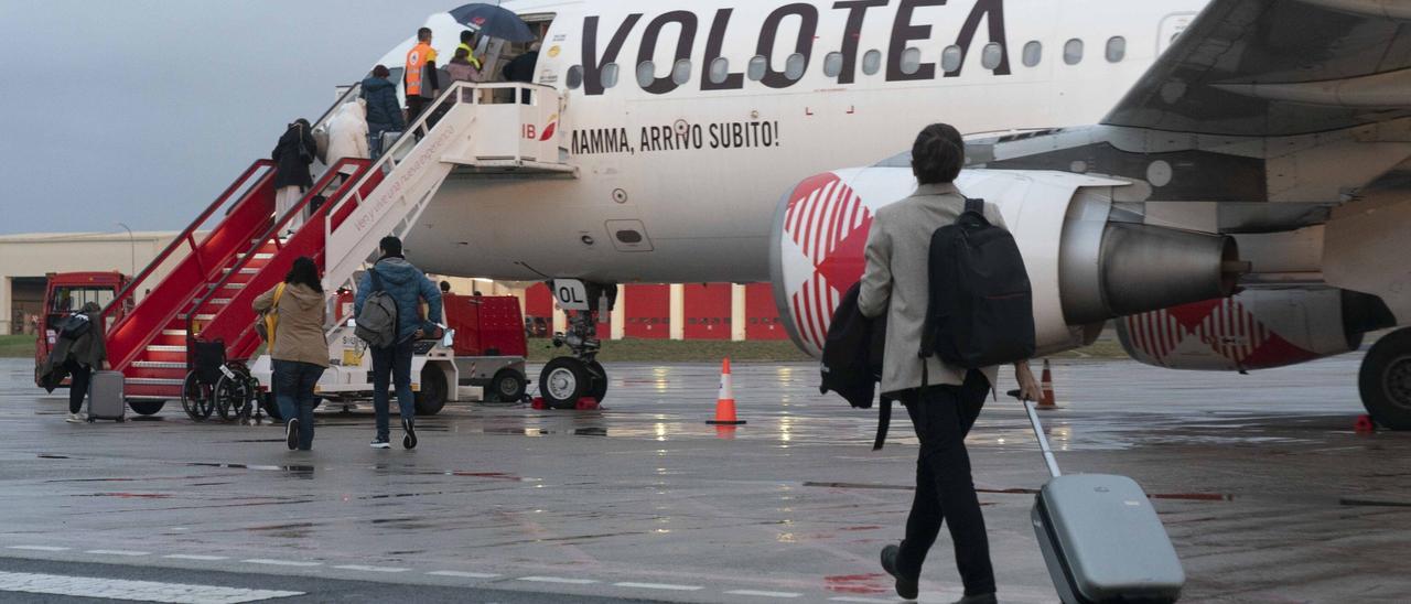 VÍDEO: Volotea estrena en Foronda los vuelos regulares a Barcelona y Madrid