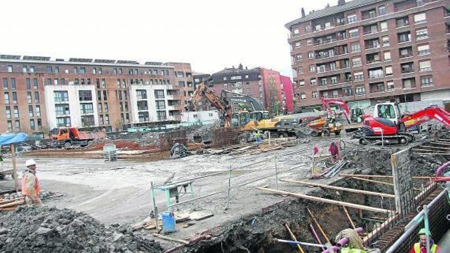 Imagen de las obras del futuro edificio público de Palmera-Montero, tomada ayer mismo