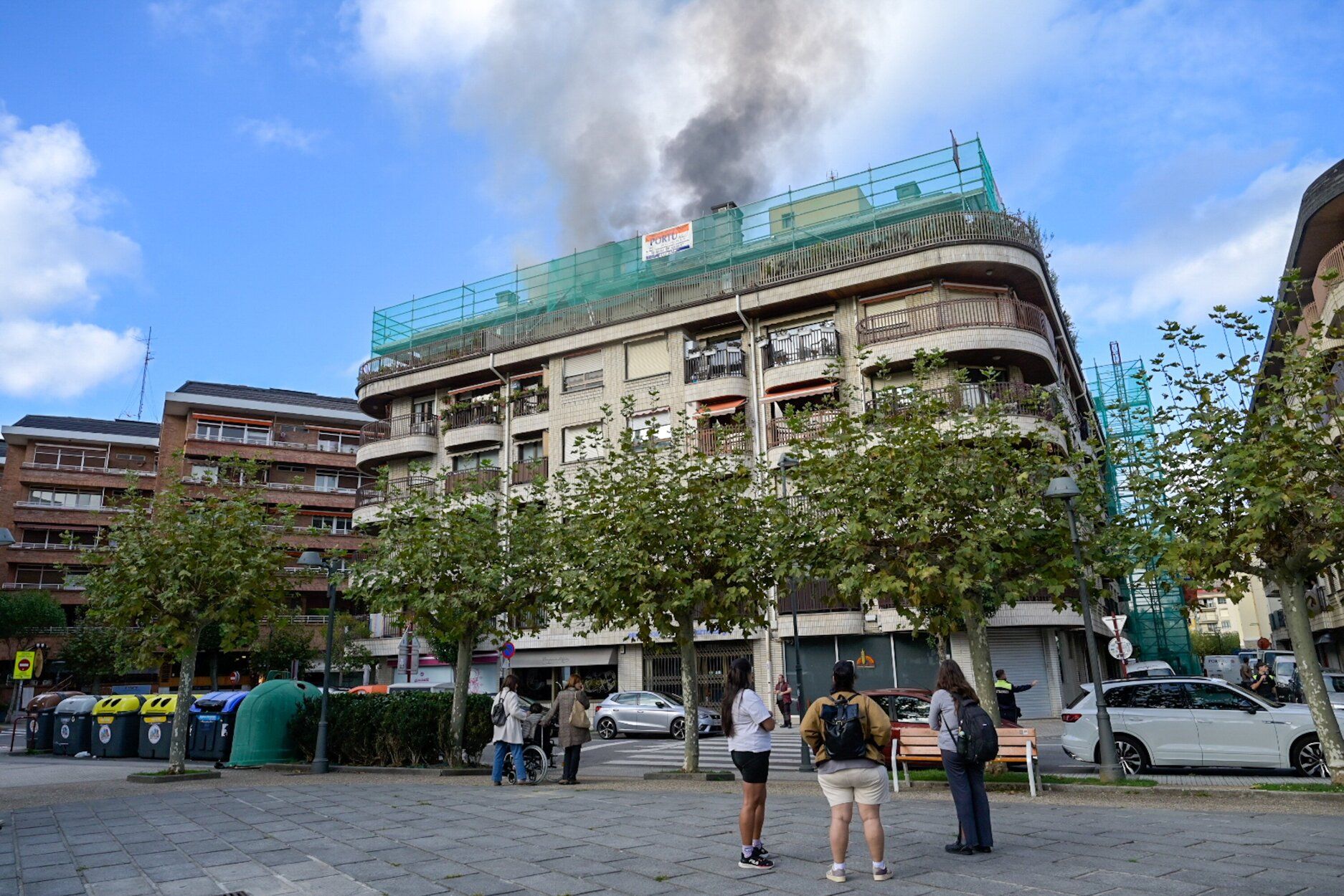 [Fotos] Se incendia un bloque de viviendas en Zumaia