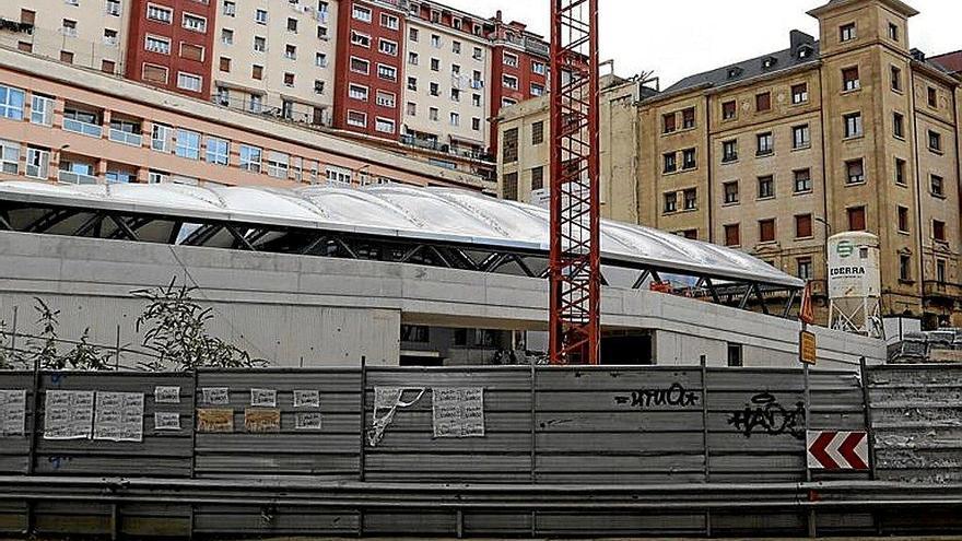 42 personalidades de Eibar apoyan a los baserritarras de la plaza