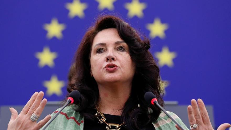La Eurocámara pide tipificar como delito europeo la ciberviolencia de género