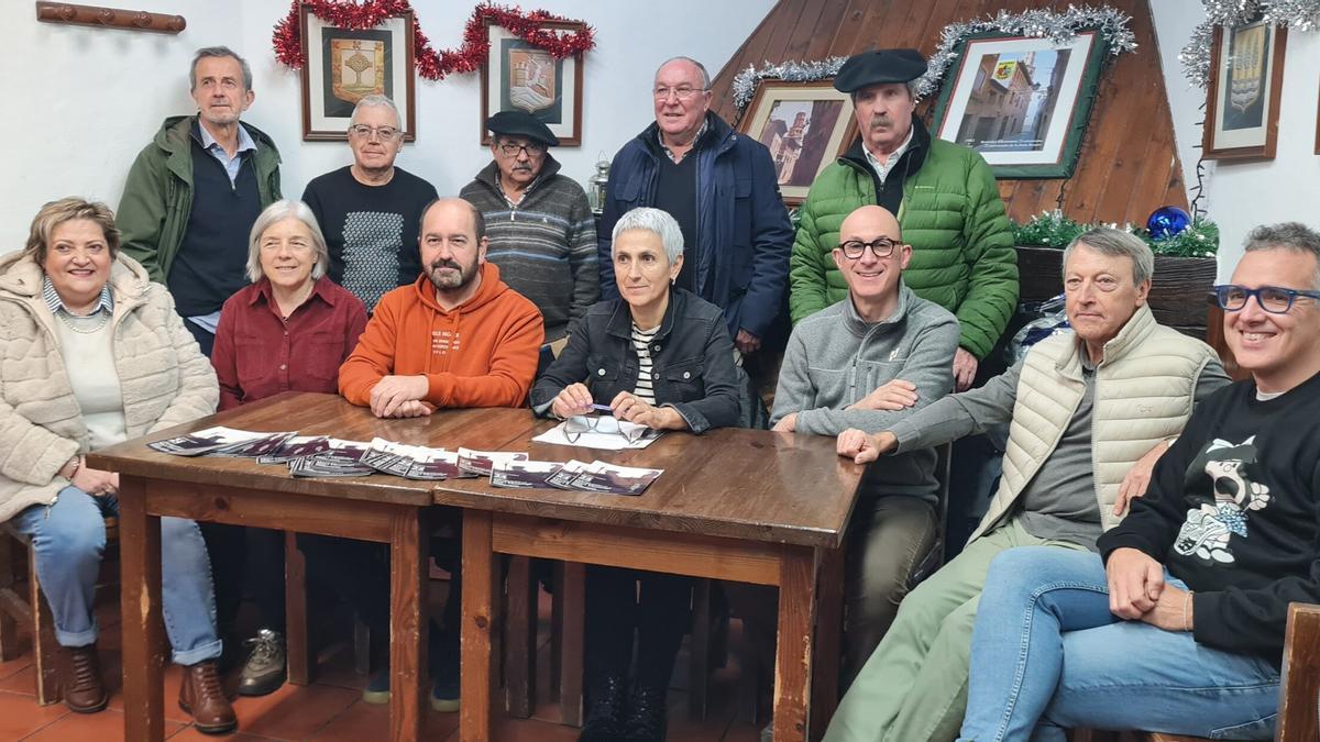 Integrantes de Amigos y Amigas del Olentzero junto con Ecologistas en Acción.