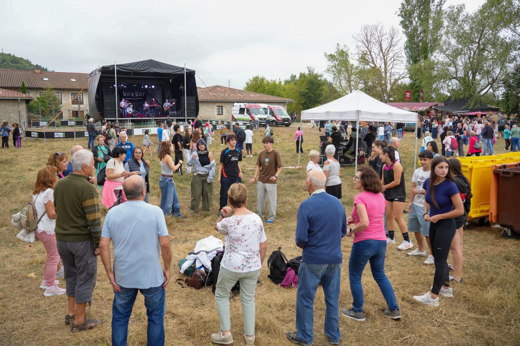 En imágenes: Las campas de Olarizu se llenan de fiesta