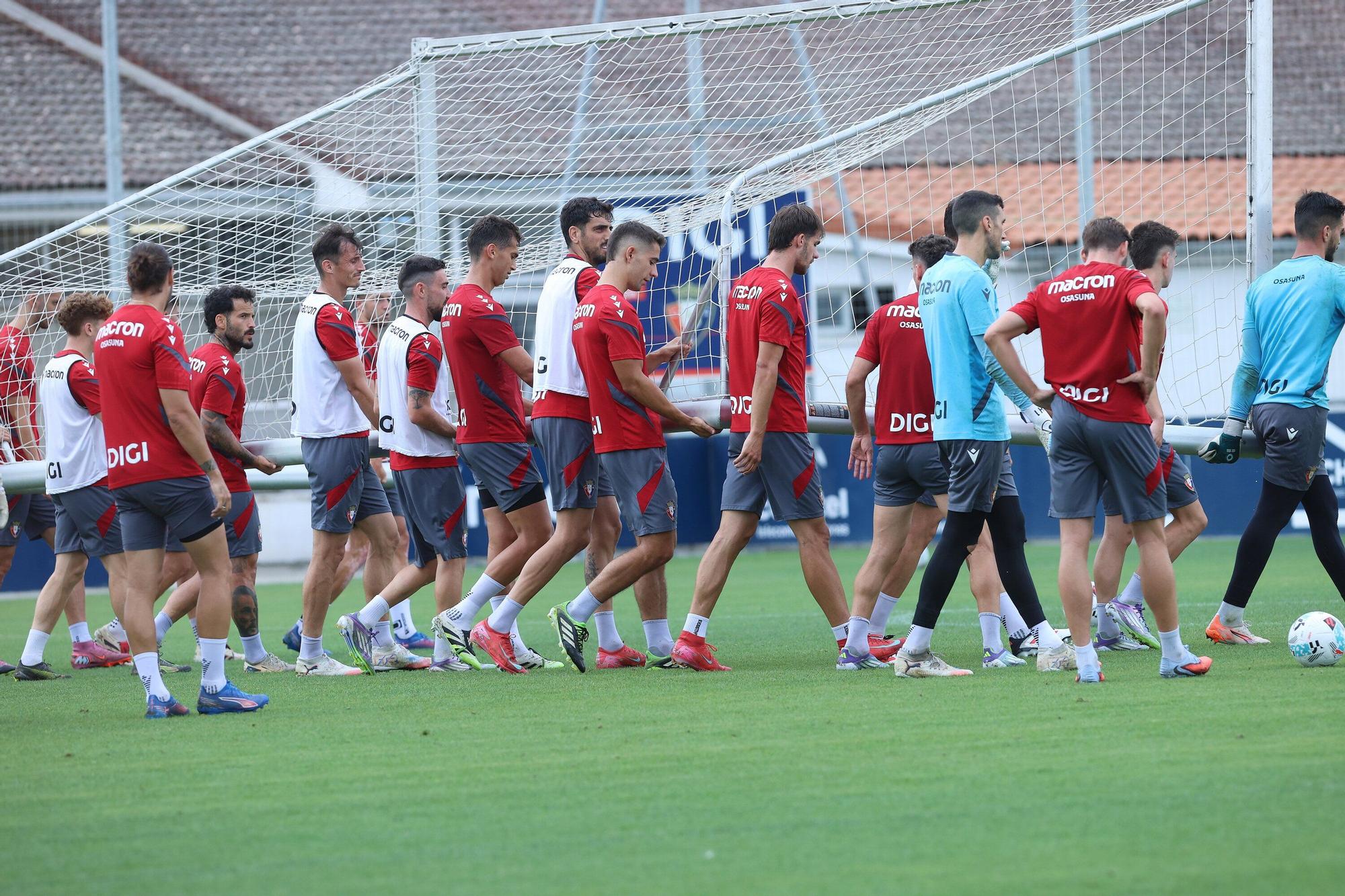 Fotos del entrenamiento de Osasuna antes de viajar a Madrid
