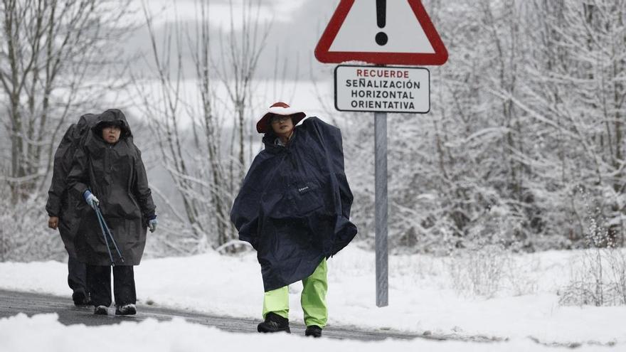 La nieve se asoma a la Comarca de Pamplona y  se activa la alerta por frío