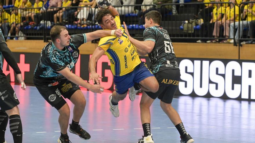 Irudek Bidasoa Irun y Ademar firman un empate de thriller