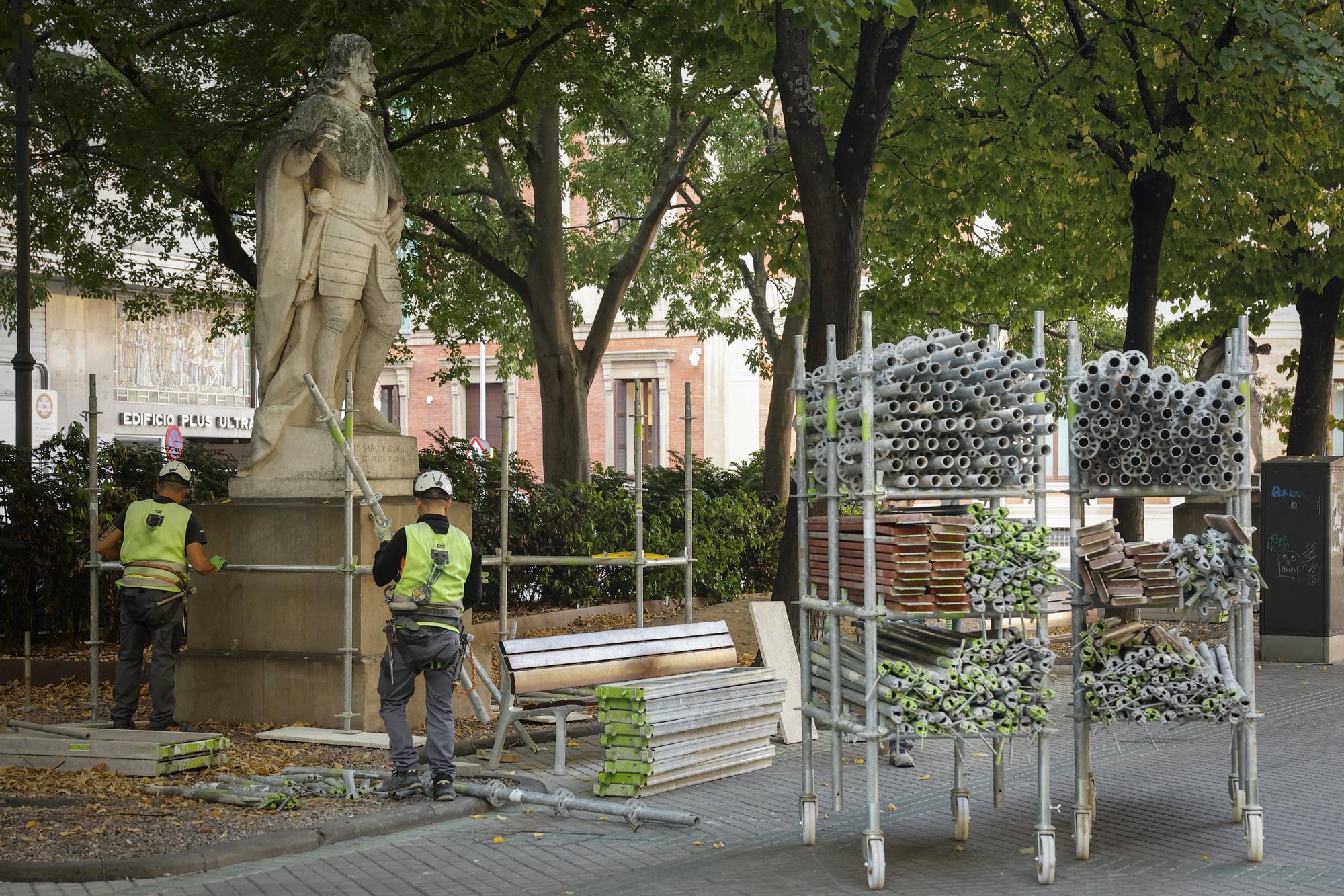 Comienzan los trabajos para el traslado de las estatuas de Sarasate