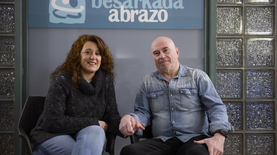 Manu Mendoza, navarro superviviente de suicidio: “Nadie sabe cómo comunicar a sus hijos que su madre se ha suicidado”