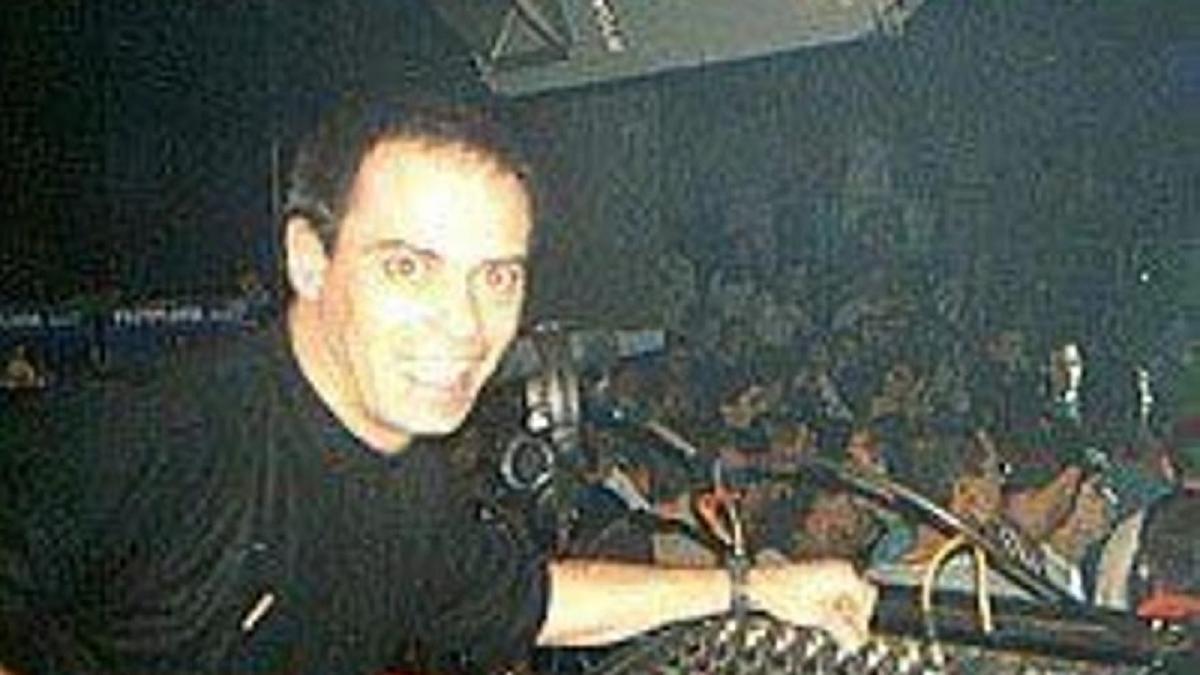 Pedro del Cura, DJ P.Dro, durante una sesión hace tres décadas