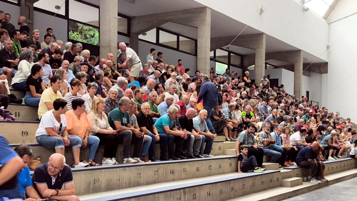 Más de 400 personas de la zona de Auñamendi y de Iparralde asistieron a esta cita única.