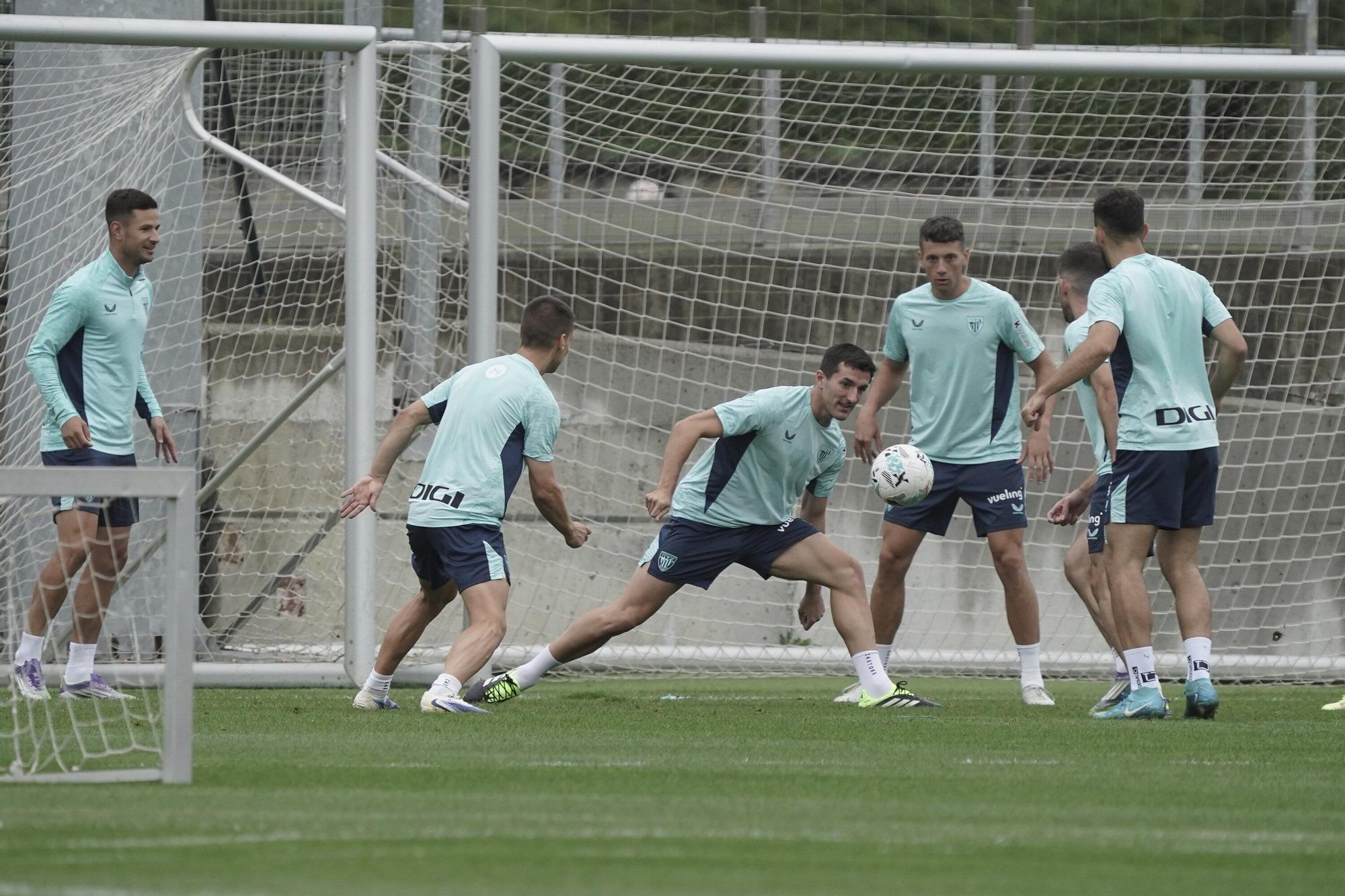 En imágenes: el Athletic entrena en Lezama con la vista puesta en el Alavés